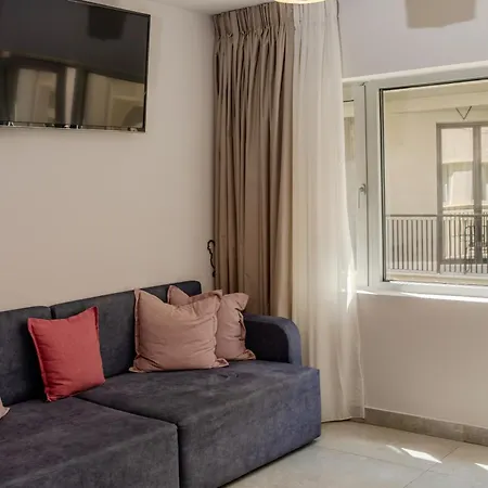 Rooster Suites-2